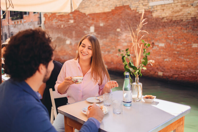 A coffee alongside the canal